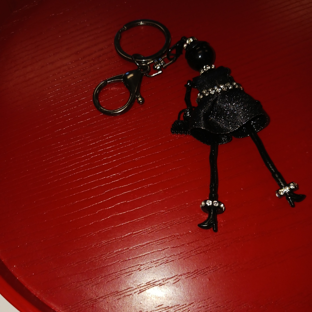 Stylish Lady Keychain - Picture 2 of 7